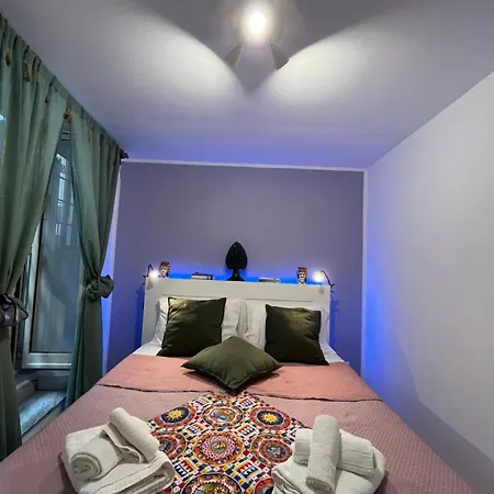 Bohemien Near Quattro Canti *